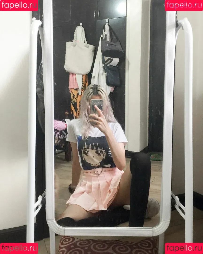 Kura Onee-san / kurasushi_usa / lewdgami Onlyfans Photo Gallery 