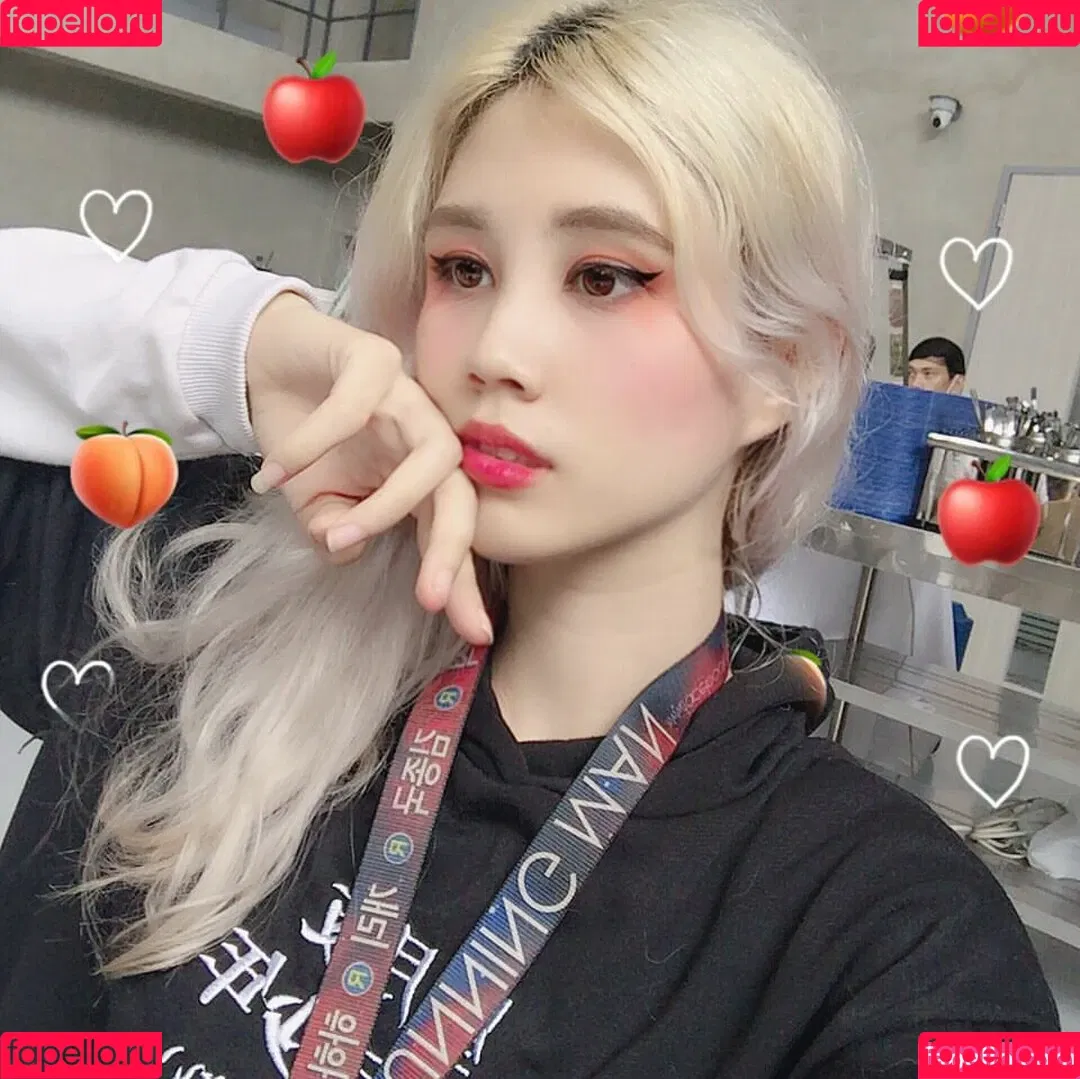 Kura Onee-san / kurasushi_usa / lewdgami Onlyfans Photo Gallery 