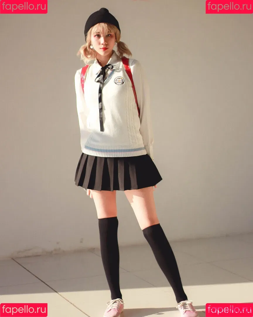 Kura Onee-san / kurasushi_usa / lewdgami Onlyfans Photo Gallery 