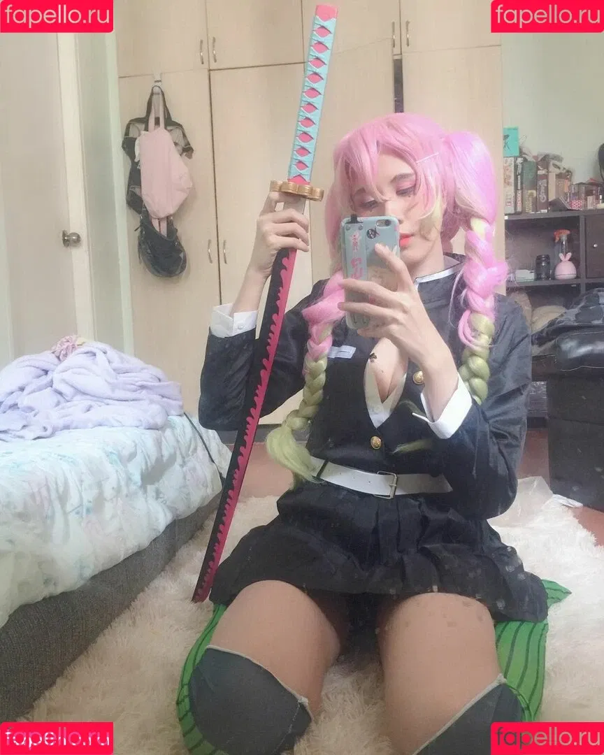 Kura Onee-san / kurasushi_usa / lewdgami Onlyfans Photo Gallery 