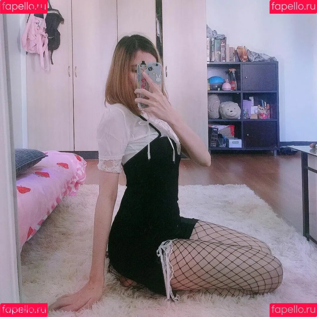 Kura Onee-san / kurasushi_usa / lewdgami Onlyfans Photo Gallery 