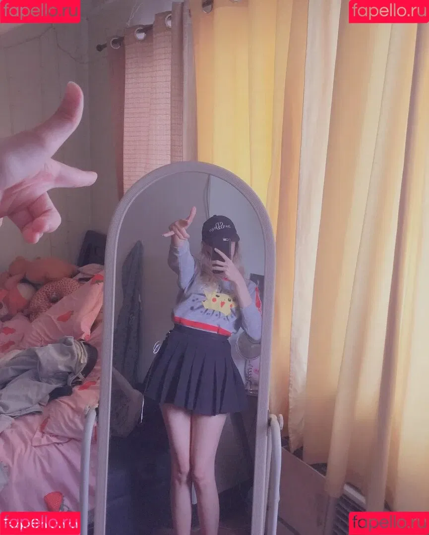 Kura Onee-san / kurasushi_usa / lewdgami Onlyfans Photo Gallery 