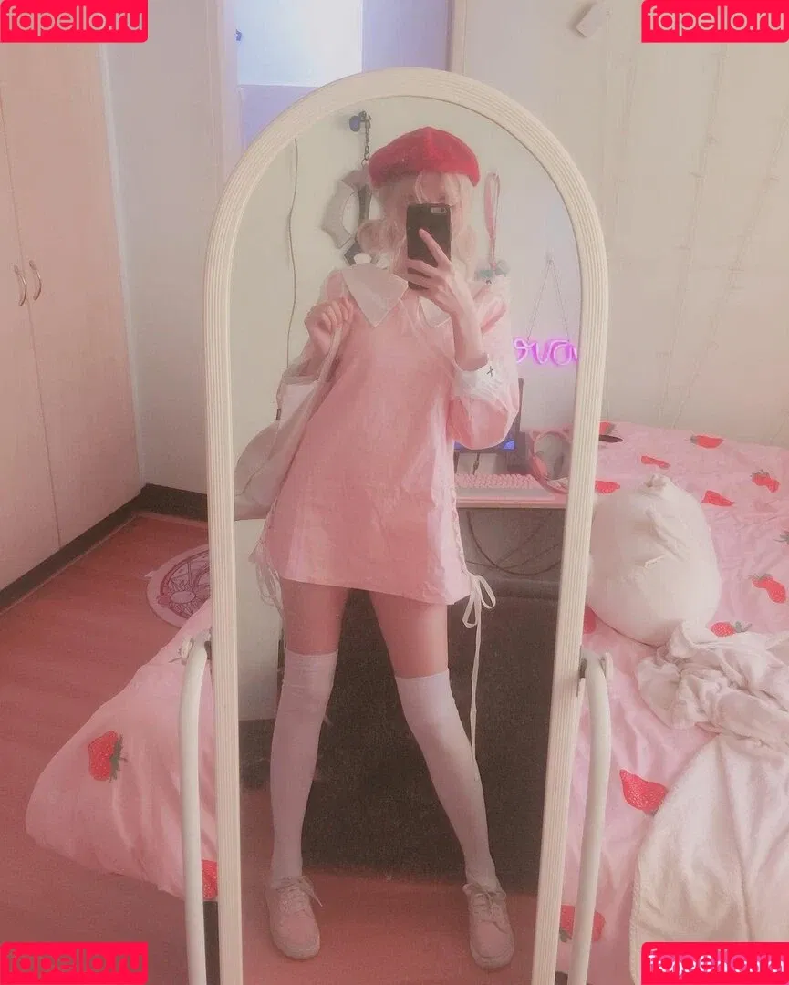 Kura Onee-san / kurasushi_usa / lewdgami Onlyfans Photo Gallery 