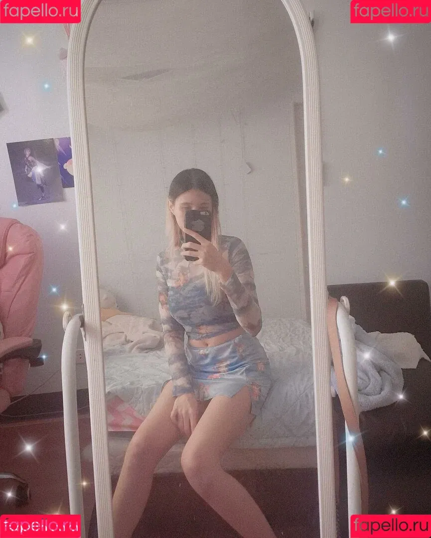 Kura Onee-san / kurasushi_usa / lewdgami Onlyfans Photo Gallery 