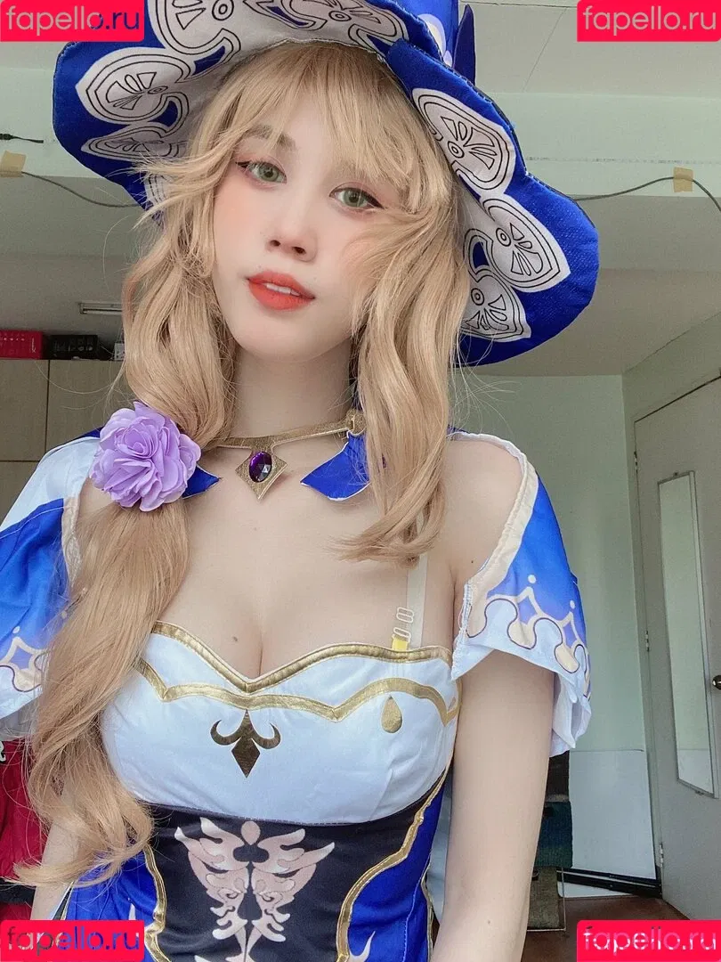 Kura Onee-san / kurasushi_usa / lewdgami Onlyfans Photo Gallery 