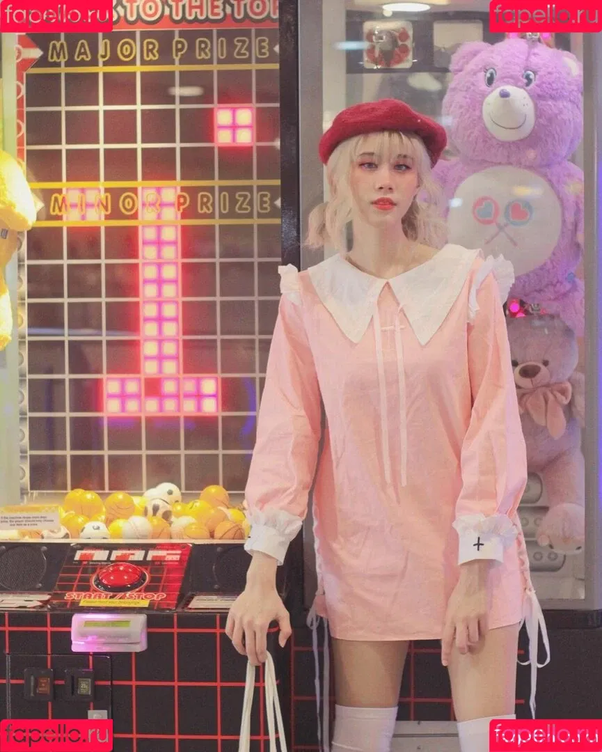 Kura Onee-san / kurasushi_usa / lewdgami Onlyfans Photo Gallery 