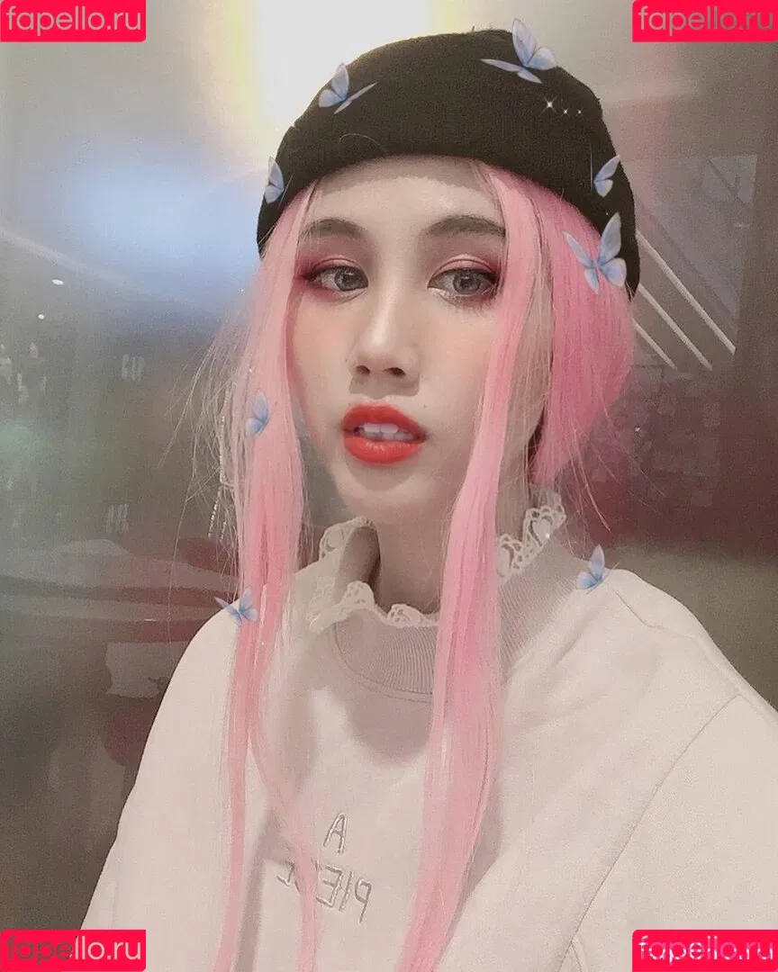 Kura Onee-san / kurasushi_usa / lewdgami Onlyfans Photo Gallery 