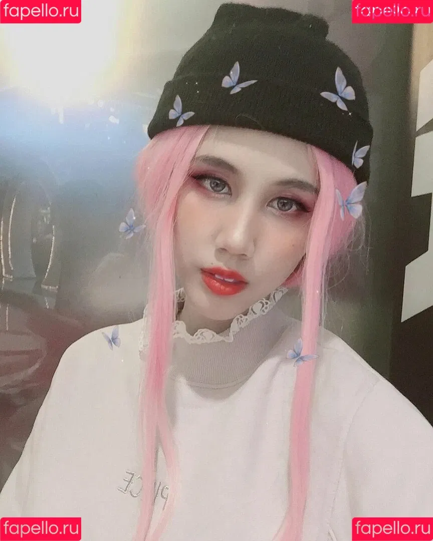 Kura Onee-san / kurasushi_usa / lewdgami Onlyfans Photo Gallery 