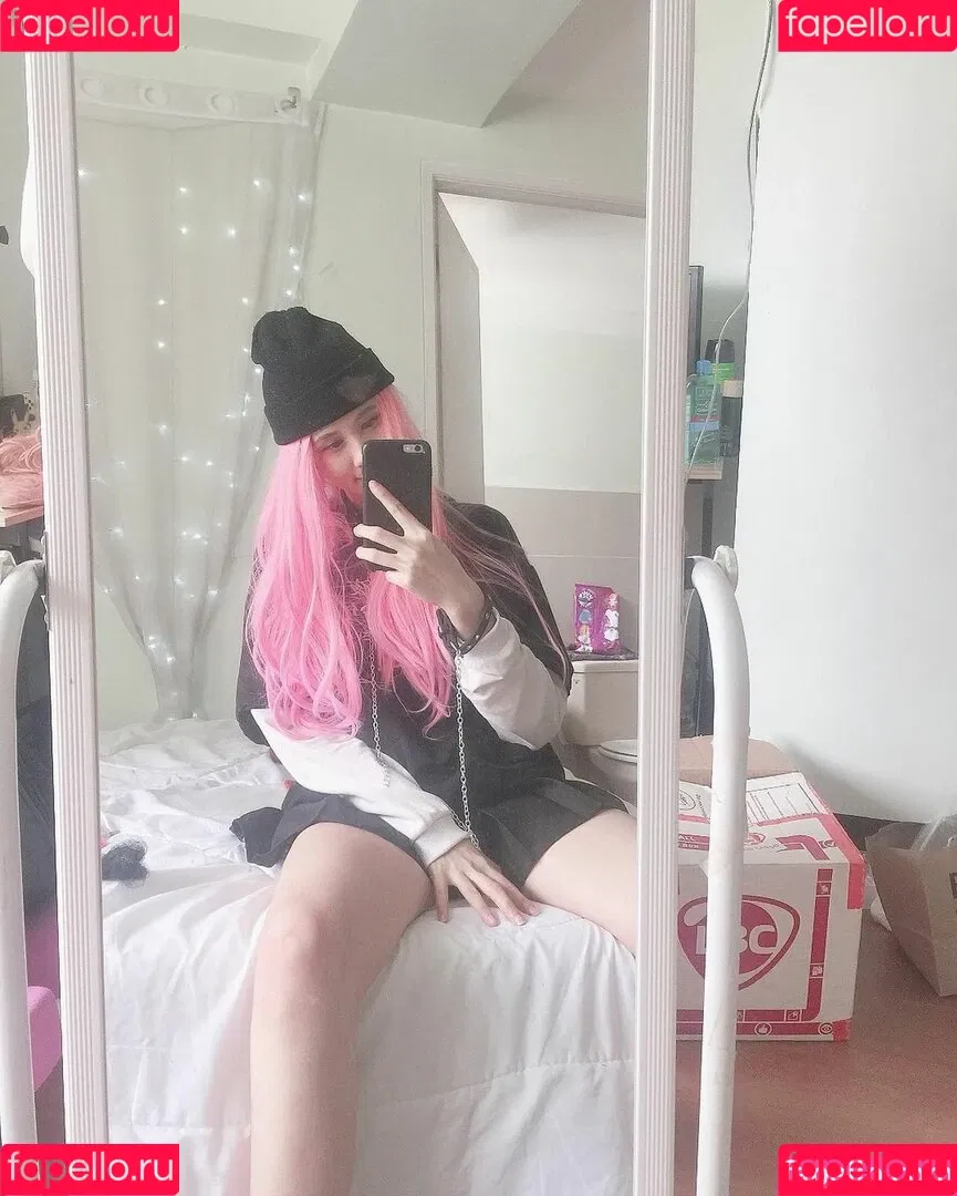 Kura Onee-san / kurasushi_usa / lewdgami Onlyfans Photo Gallery 