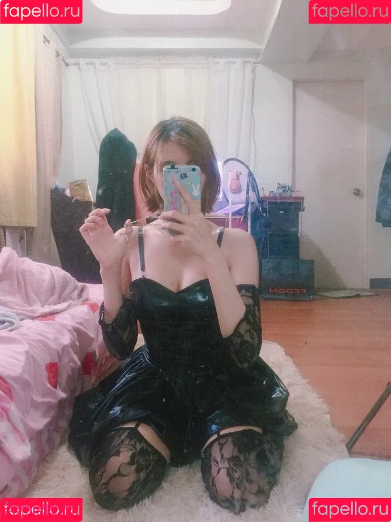 Kura Onee-san / kurasushi_usa / lewdgami Onlyfans Photo Gallery 