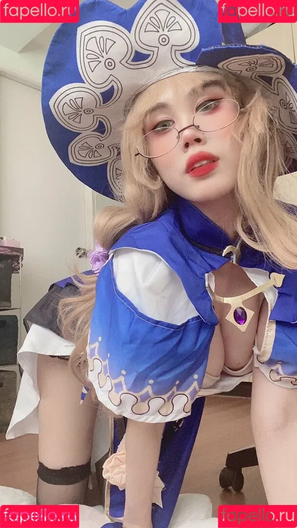 Kura Onee-san / kurasushi_usa / lewdgami Onlyfans Photo Gallery 