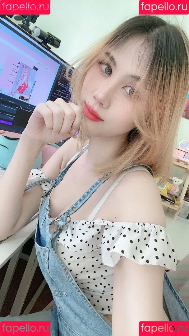 Kura Onee-san / kurasushi_usa / lewdgami Onlyfans Photo Gallery 