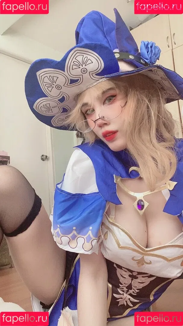 Kura Onee-san / kurasushi_usa / lewdgami Onlyfans Photo Gallery 