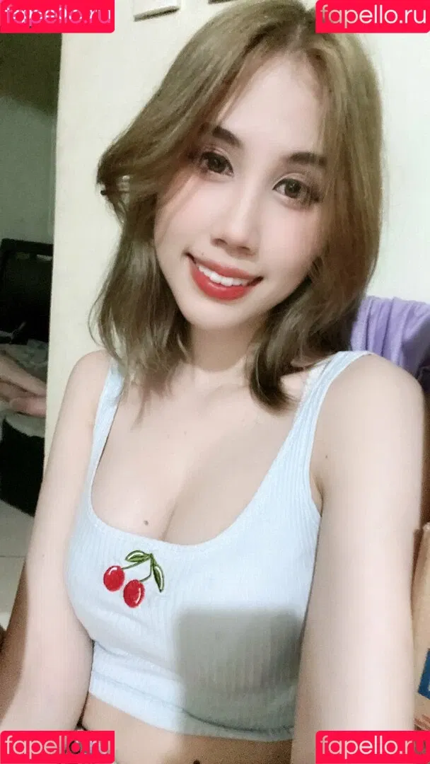 Kura Onee-san / kurasushi_usa / lewdgami Onlyfans Photo Gallery 