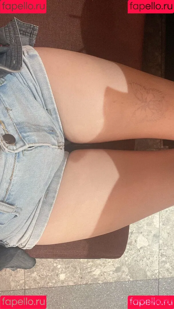 Kura Onee-san / kurasushi_usa / lewdgami Onlyfans Photo Gallery 