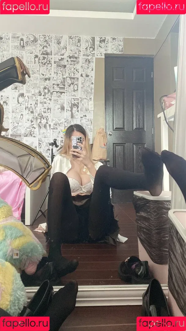 Kura Onee-san / kurasushi_usa / lewdgami Onlyfans Photo Gallery 