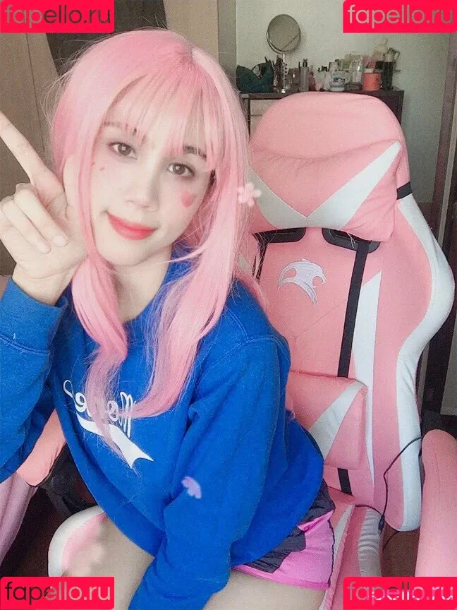 Kura Onee-san / kurasushi_usa / lewdgami Onlyfans Photo Gallery 