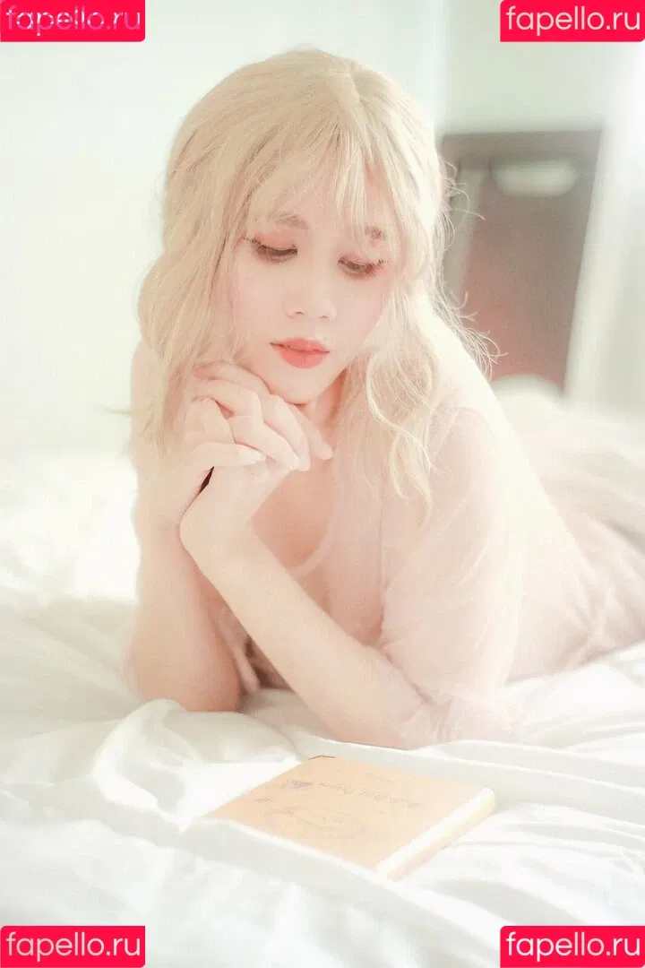 Kura Onee-san / kurasushi_usa / lewdgami Onlyfans Photo Gallery 