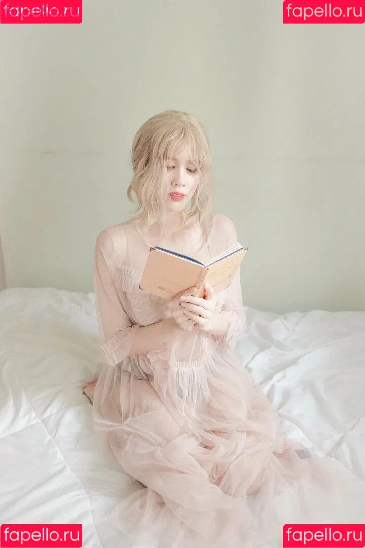 Kura Onee-san / kurasushi_usa / lewdgami Onlyfans Photo Gallery 