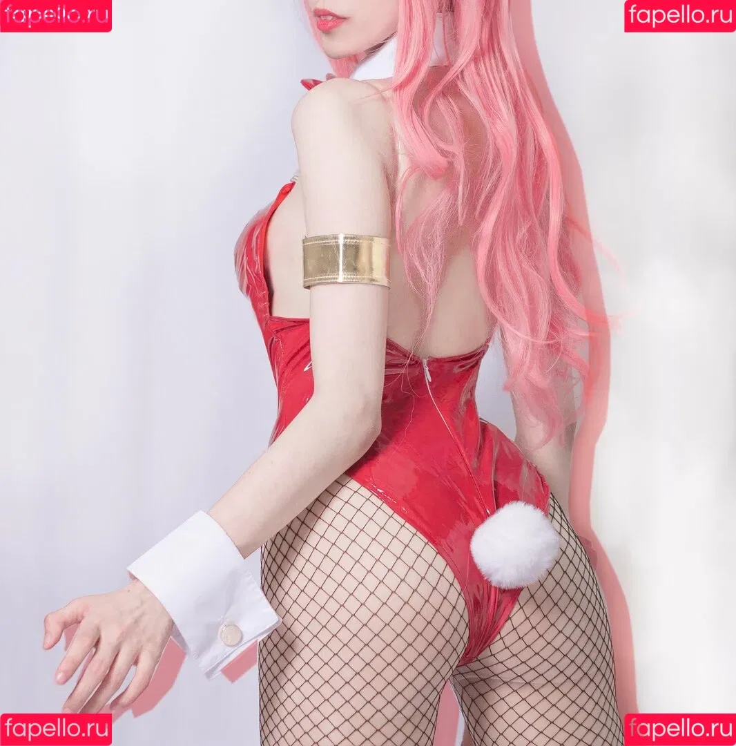 Kura Onee-san / kurasushi_usa / lewdgami Onlyfans Photo Gallery 