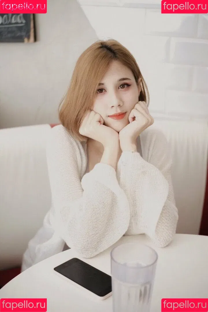 Kura Onee-san / kurasushi_usa / lewdgami Onlyfans Photo Gallery 