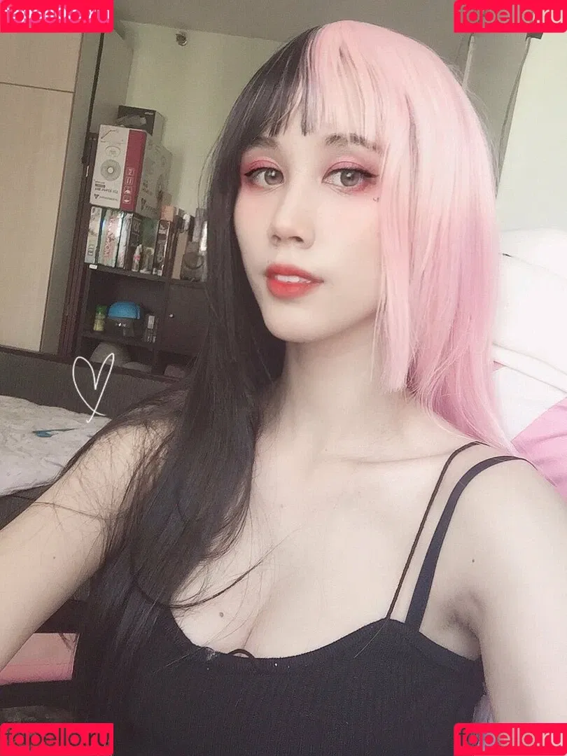 Kura Onee-san / kurasushi_usa / lewdgami Onlyfans Photo Gallery 