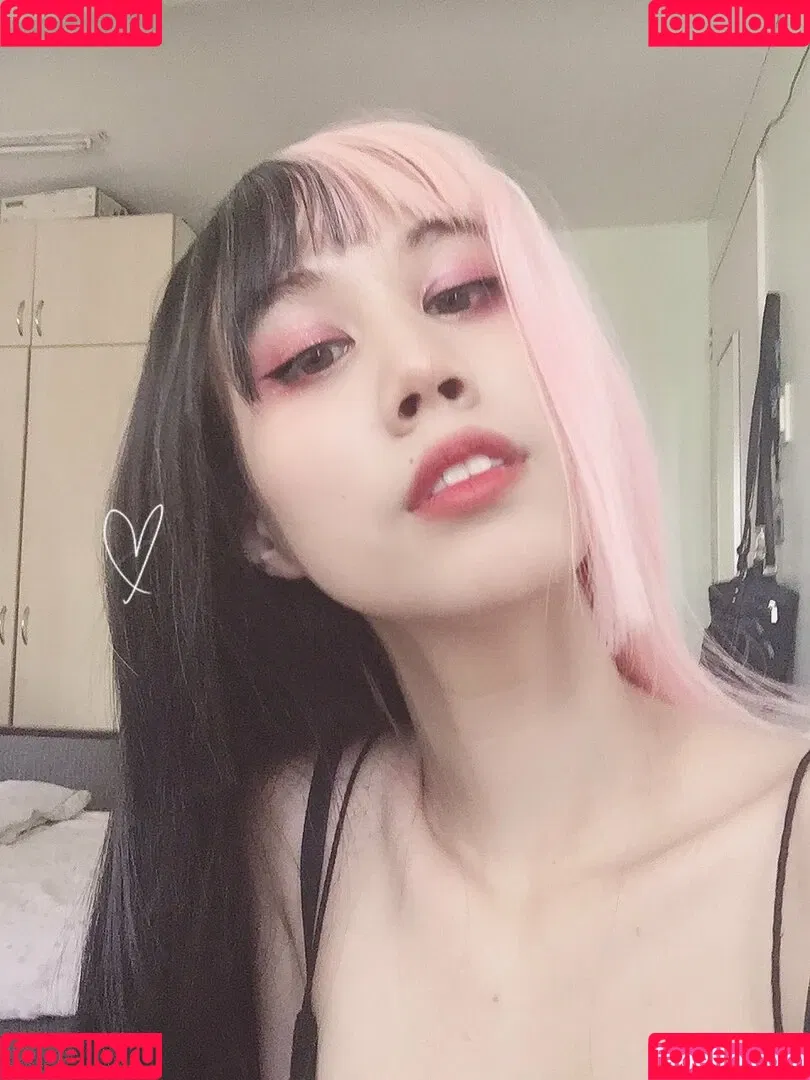 Kura Onee-san / kurasushi_usa / lewdgami Onlyfans Photo Gallery 