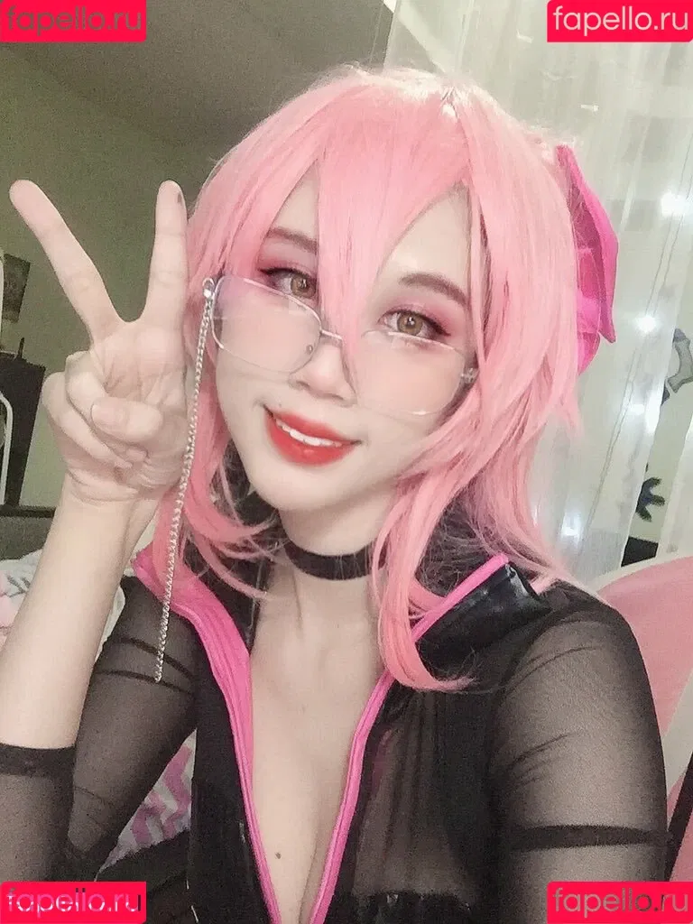 Kura Onee-san / kurasushi_usa / lewdgami Onlyfans Photo Gallery 