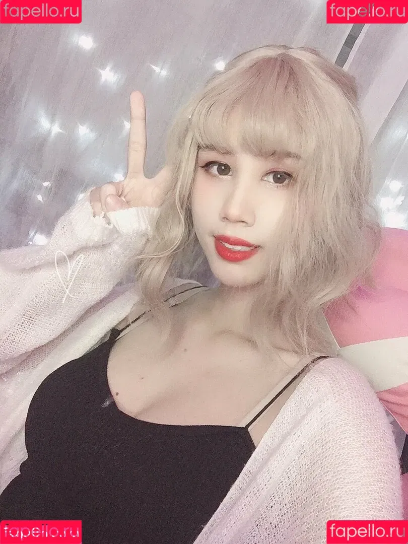 Kura Onee-san / kurasushi_usa / lewdgami Onlyfans Photo Gallery 