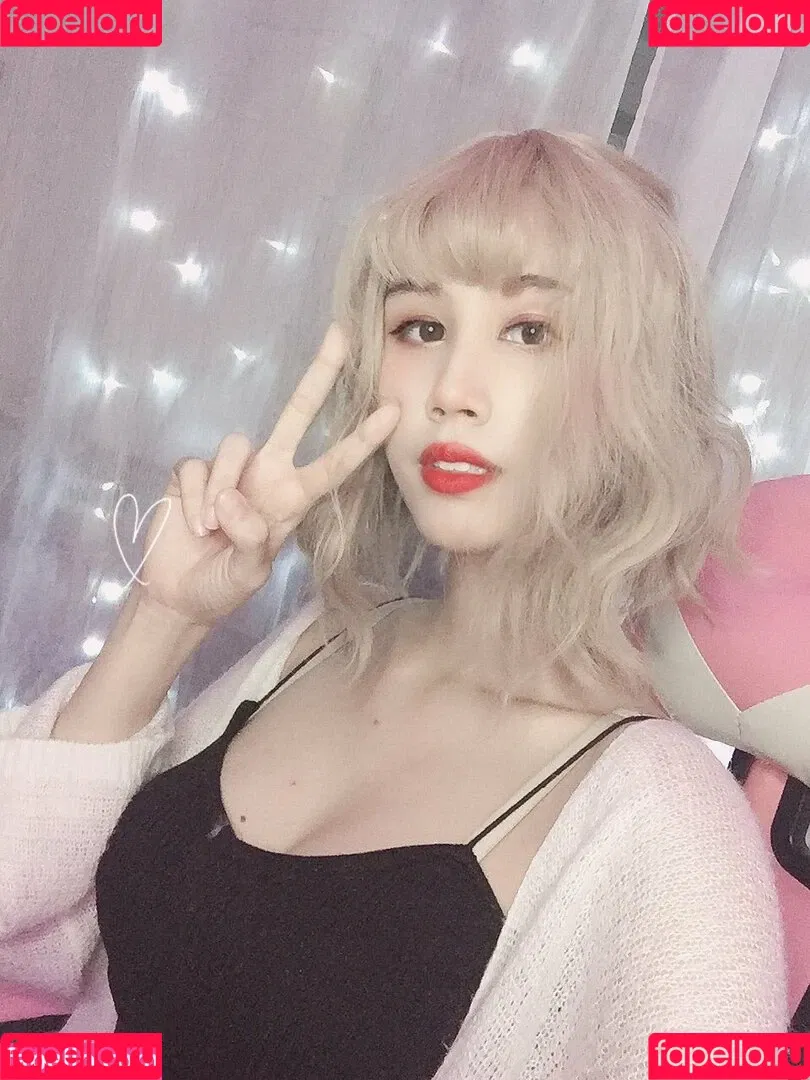 Kura Onee-san / kurasushi_usa / lewdgami Onlyfans Photo Gallery 