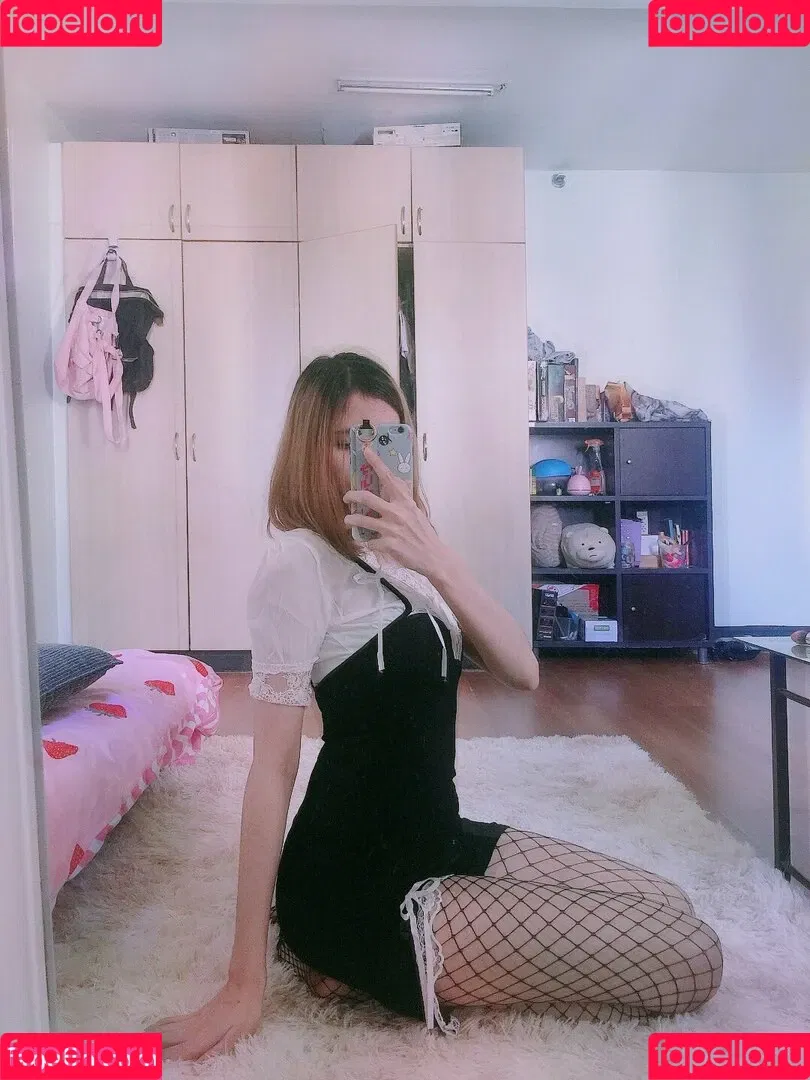 Kura Onee-san / kurasushi_usa / lewdgami Onlyfans Photo Gallery 