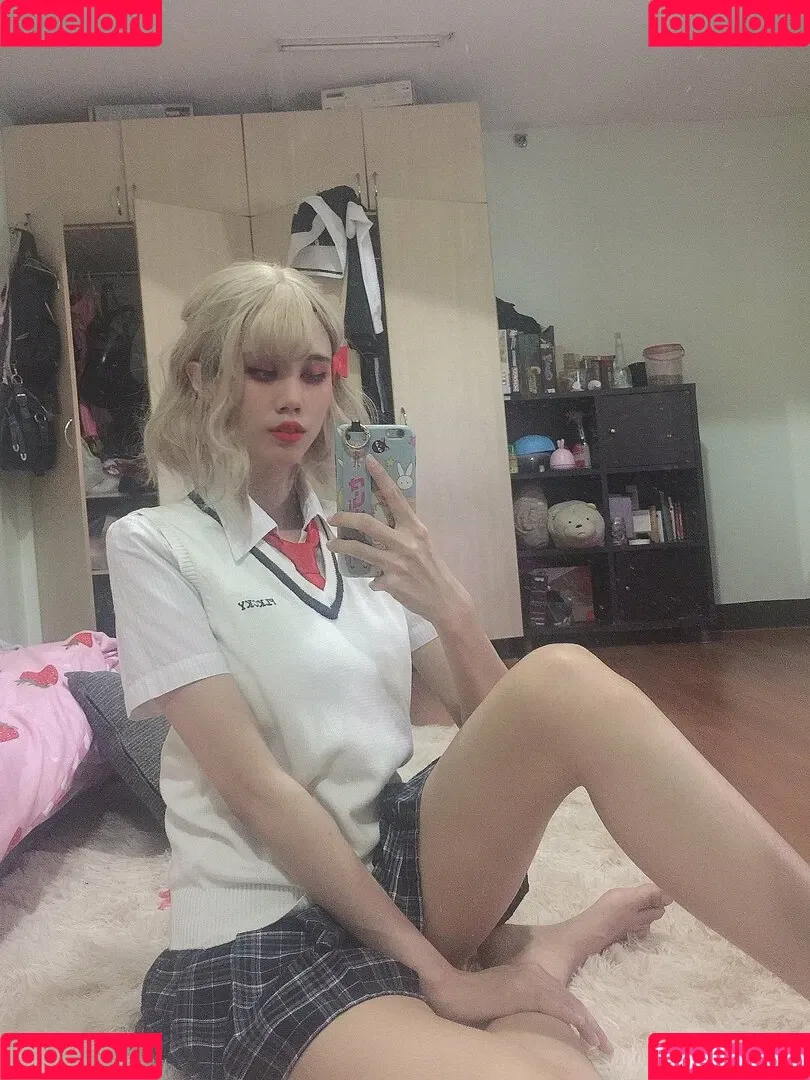 Kura Onee-san / kurasushi_usa / lewdgami Onlyfans Photo Gallery 