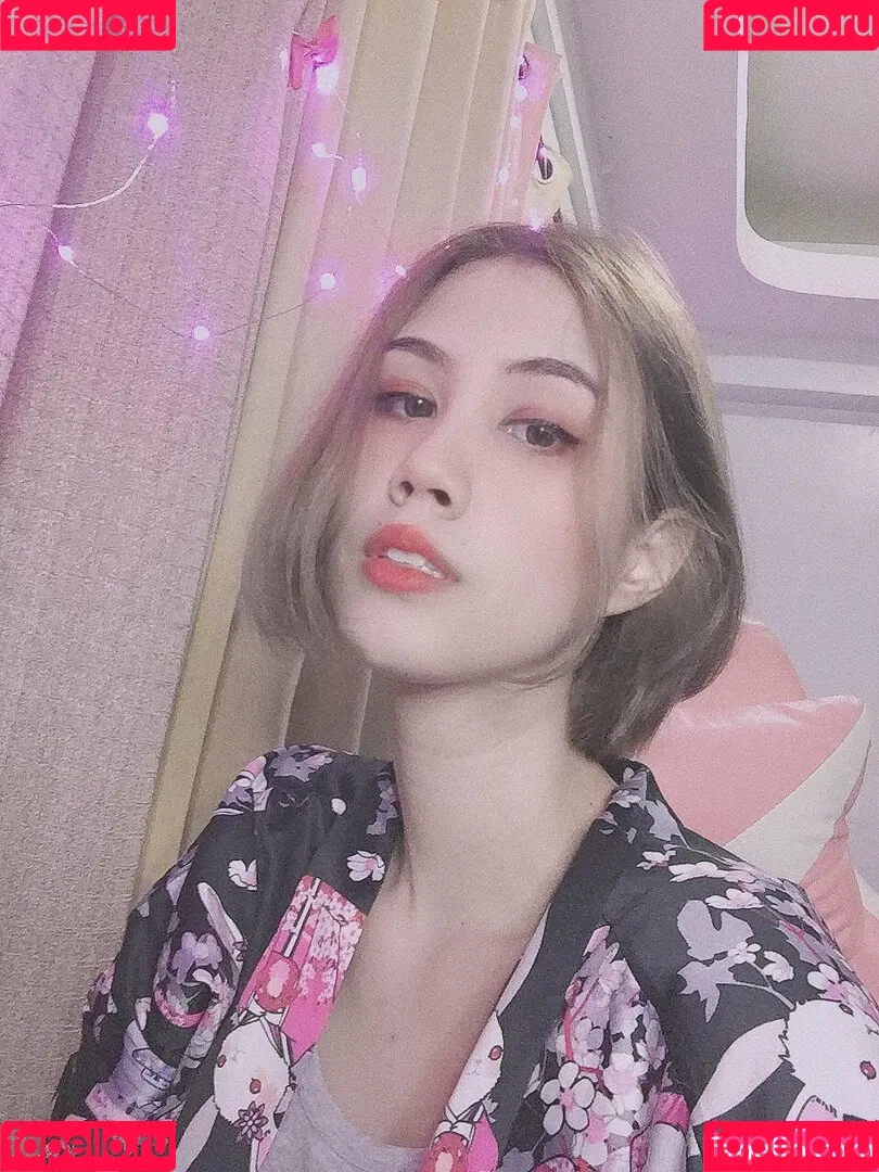 Kura Onee-san / kurasushi_usa / lewdgami Onlyfans Photo Gallery 