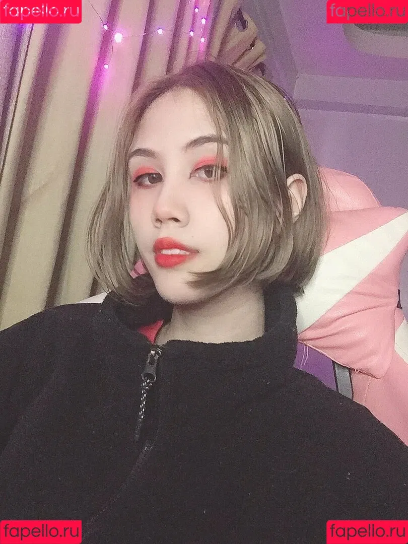 Kura Onee-san / kurasushi_usa / lewdgami Onlyfans Photo Gallery 