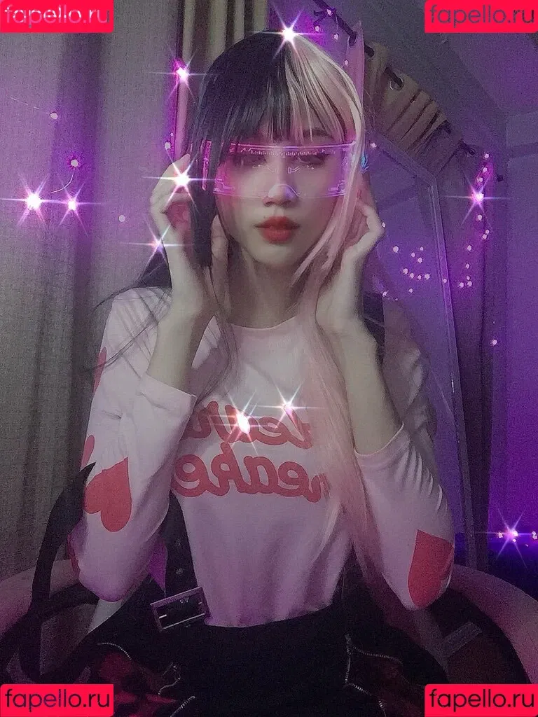 Kura Onee-san / kurasushi_usa / lewdgami Onlyfans Photo Gallery 