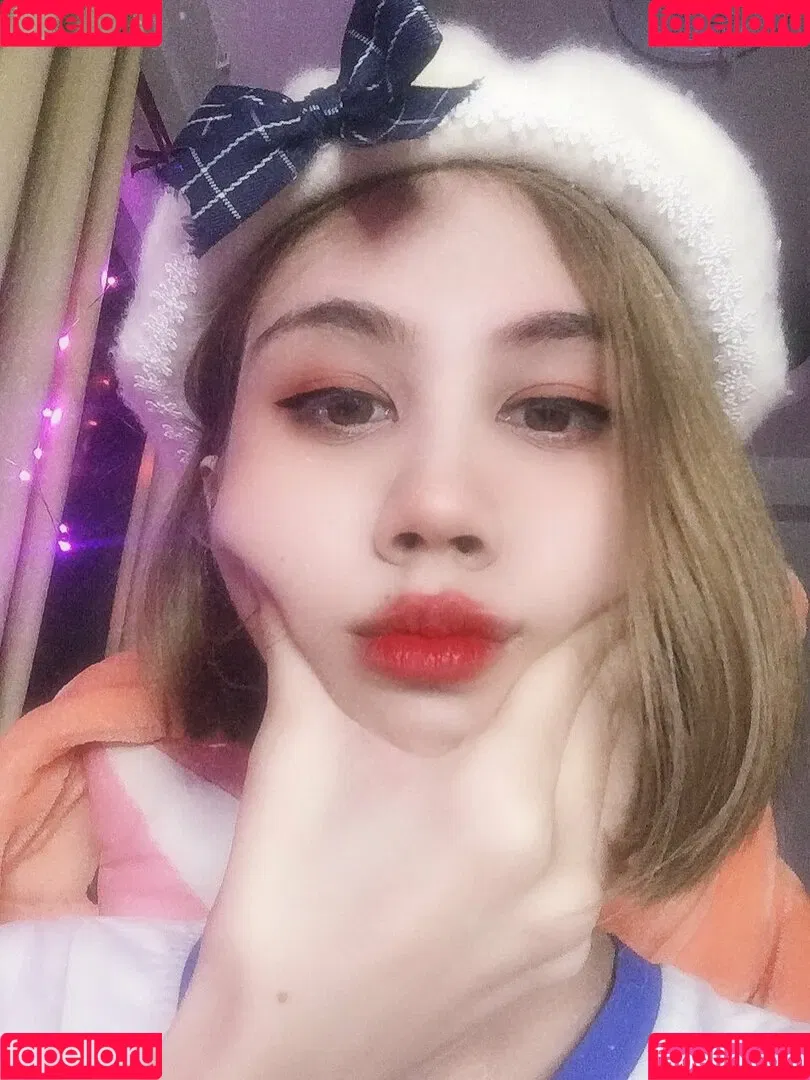 Kura Onee-san / kurasushi_usa / lewdgami Onlyfans Photo Gallery 