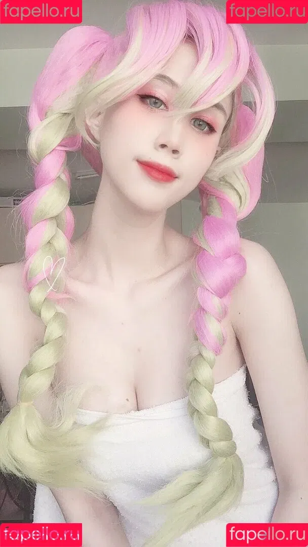 Kura Onee-san / kurasushi_usa / lewdgami Onlyfans Photo Gallery 