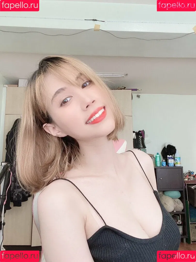 Kura Onee-san / kurasushi_usa / lewdgami Onlyfans Photo Gallery 