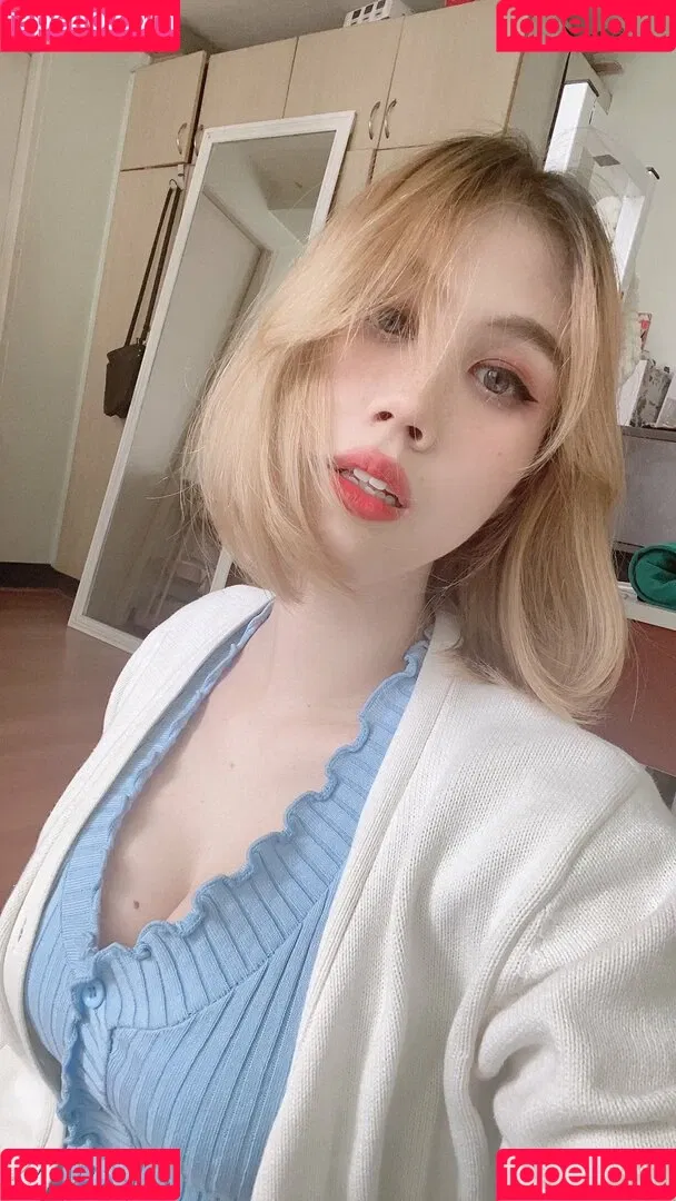 Kura Onee-san / kurasushi_usa / lewdgami Onlyfans Photo Gallery 