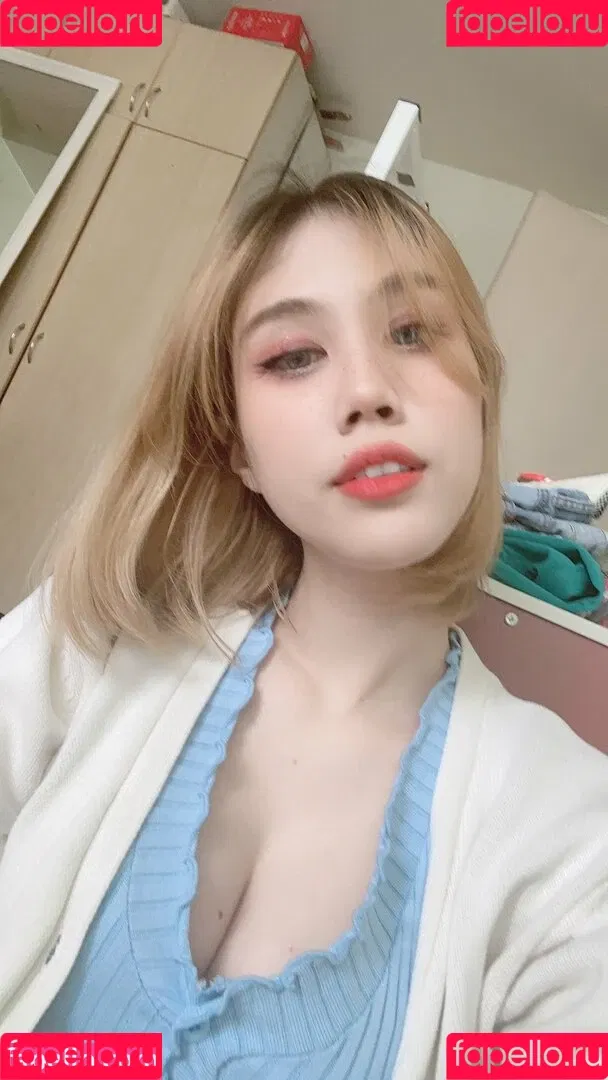 Kura Onee-san / kurasushi_usa / lewdgami Onlyfans Photo Gallery 