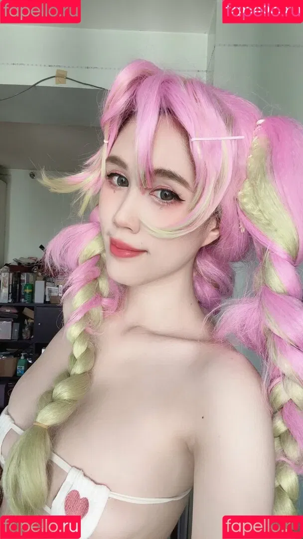 Kura Onee-san / kurasushi_usa / lewdgami Onlyfans Photo Gallery 