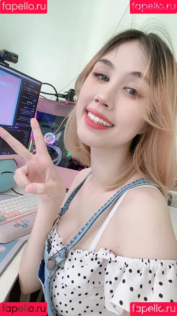 Kura Onee-san / kurasushi_usa / lewdgami Onlyfans Photo Gallery 