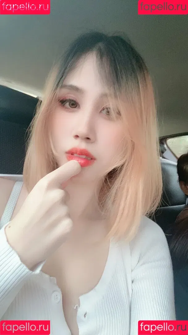 Kura Onee-san / kurasushi_usa / lewdgami Onlyfans Photo Gallery 