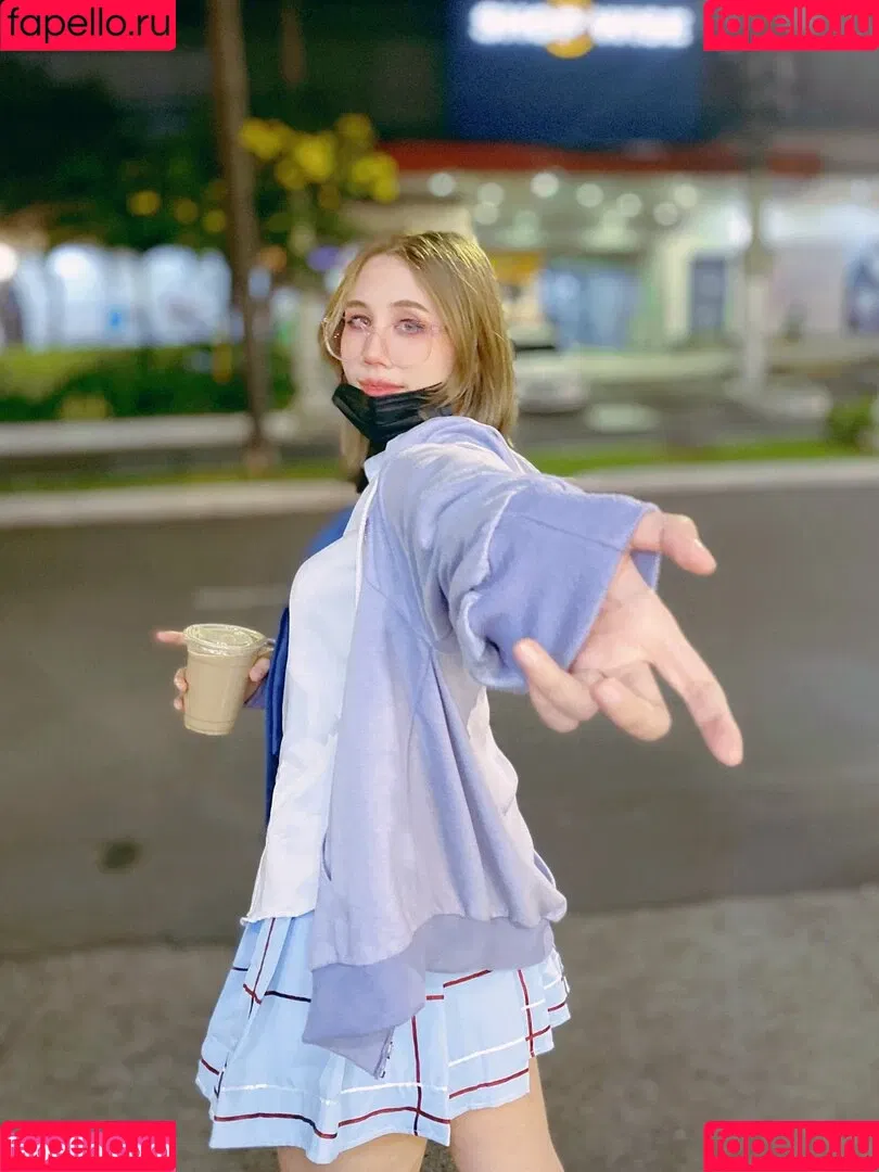 Kura Onee-san / kurasushi_usa / lewdgami Onlyfans Photo Gallery 