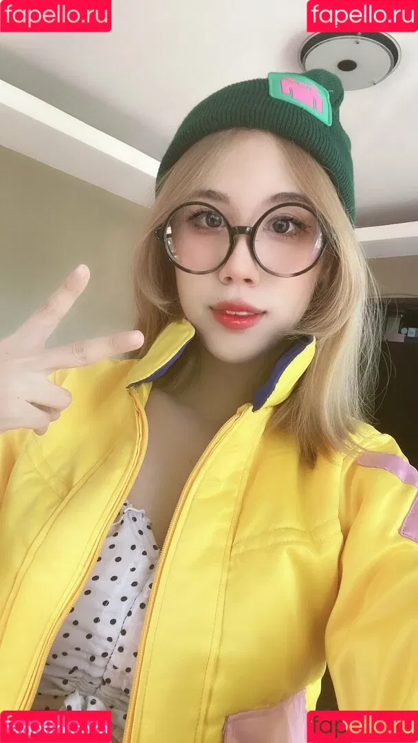 Kura Onee-san / kurasushi_usa / lewdgami Onlyfans Photo Gallery 