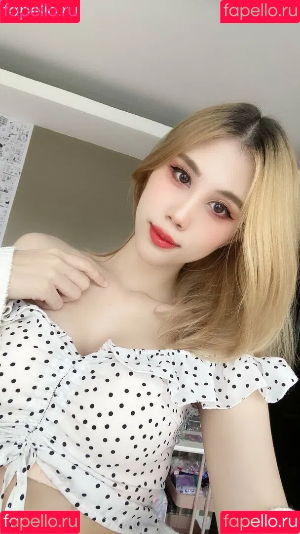 Kura Onee-san / kurasushi_usa / lewdgami Onlyfans Photo Gallery 