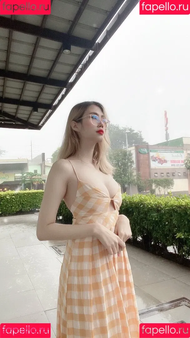 Kura Onee-san / kurasushi_usa / lewdgami Onlyfans Photo Gallery 