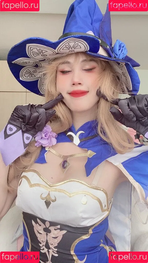 Kura Onee-san / kurasushi_usa / lewdgami Onlyfans Photo Gallery 