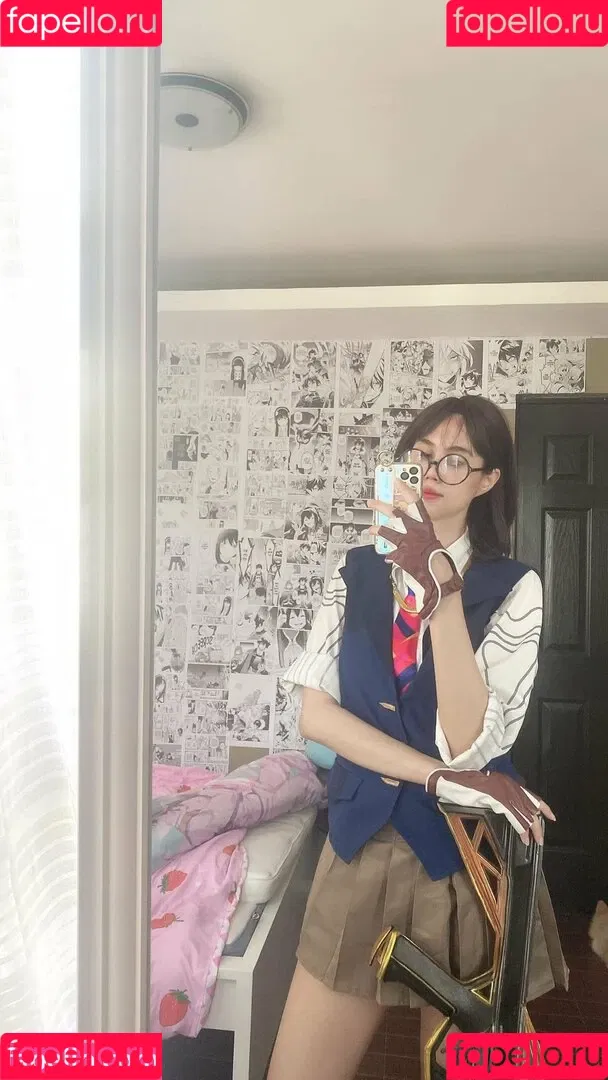 Kura Onee-san / kurasushi_usa / lewdgami Onlyfans Photo Gallery 