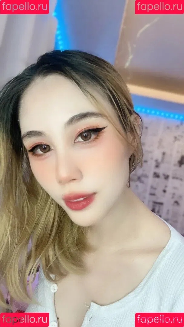 Kura Onee-san / kurasushi_usa / lewdgami Onlyfans Photo Gallery 